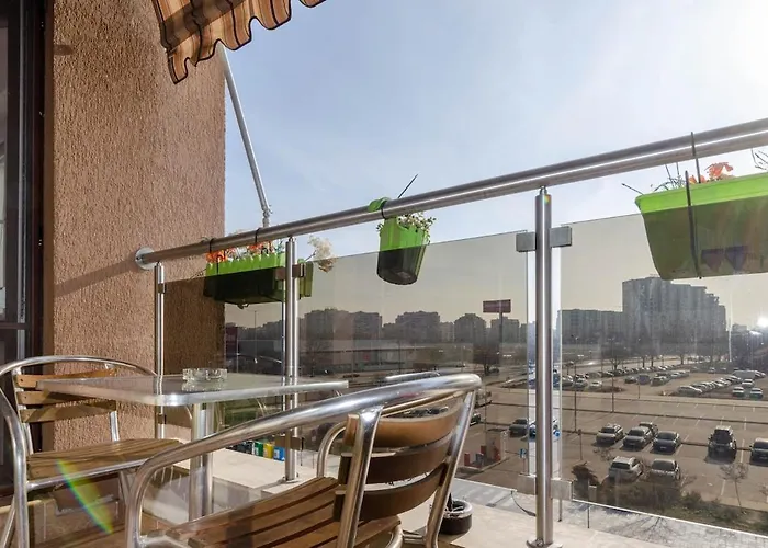 Center Nikola アパート